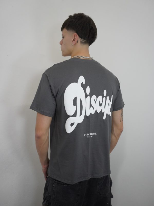 DISCIPLINE. Remera Regularfit DISCIPL. RELIEVE - Imagen 4