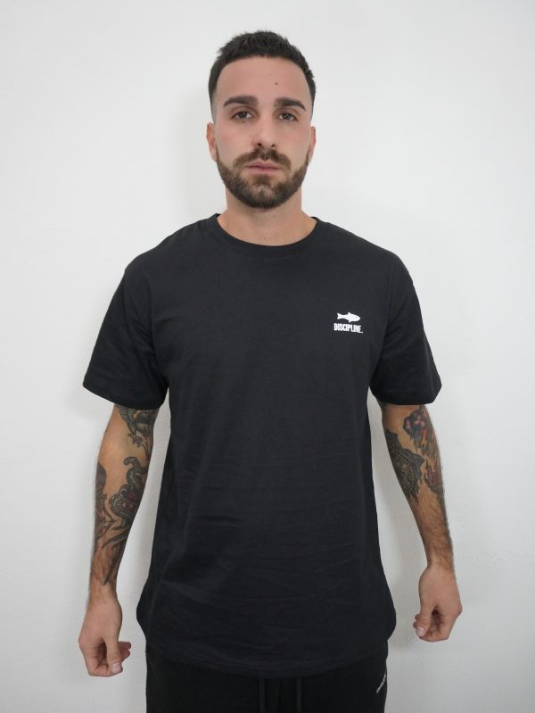DISCIPLINE. Remera Regularfit Pez
