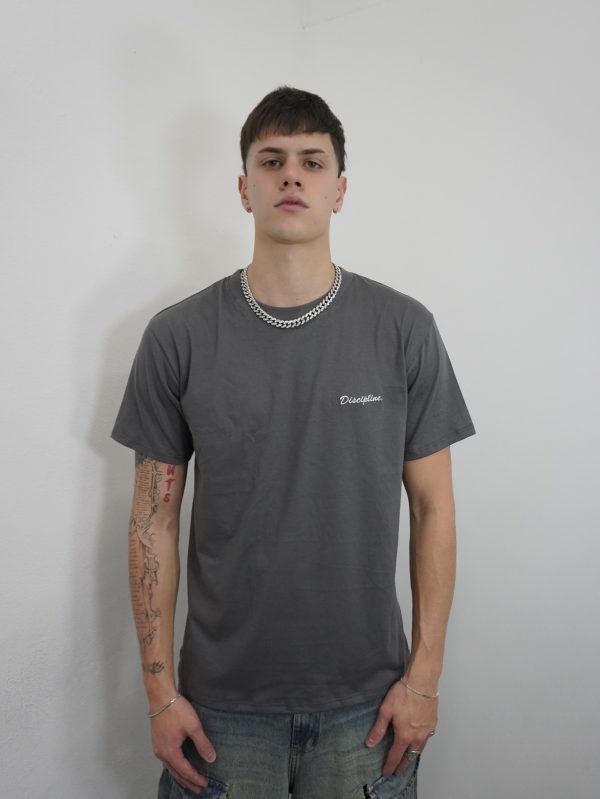DISCIPLINE. Remera Basica Regularfit Discipline. - Imagen 3