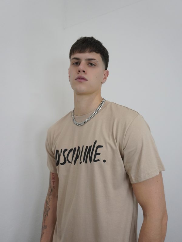 DISCIPLINE. Remera Regularfit DISCIPLINE. - Imagen 5