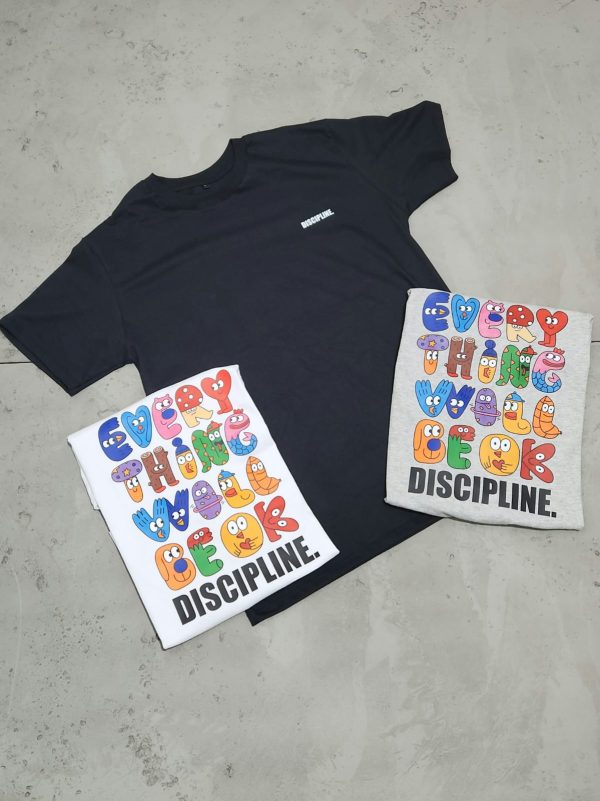 Discipline. Remera Regularfit Everything