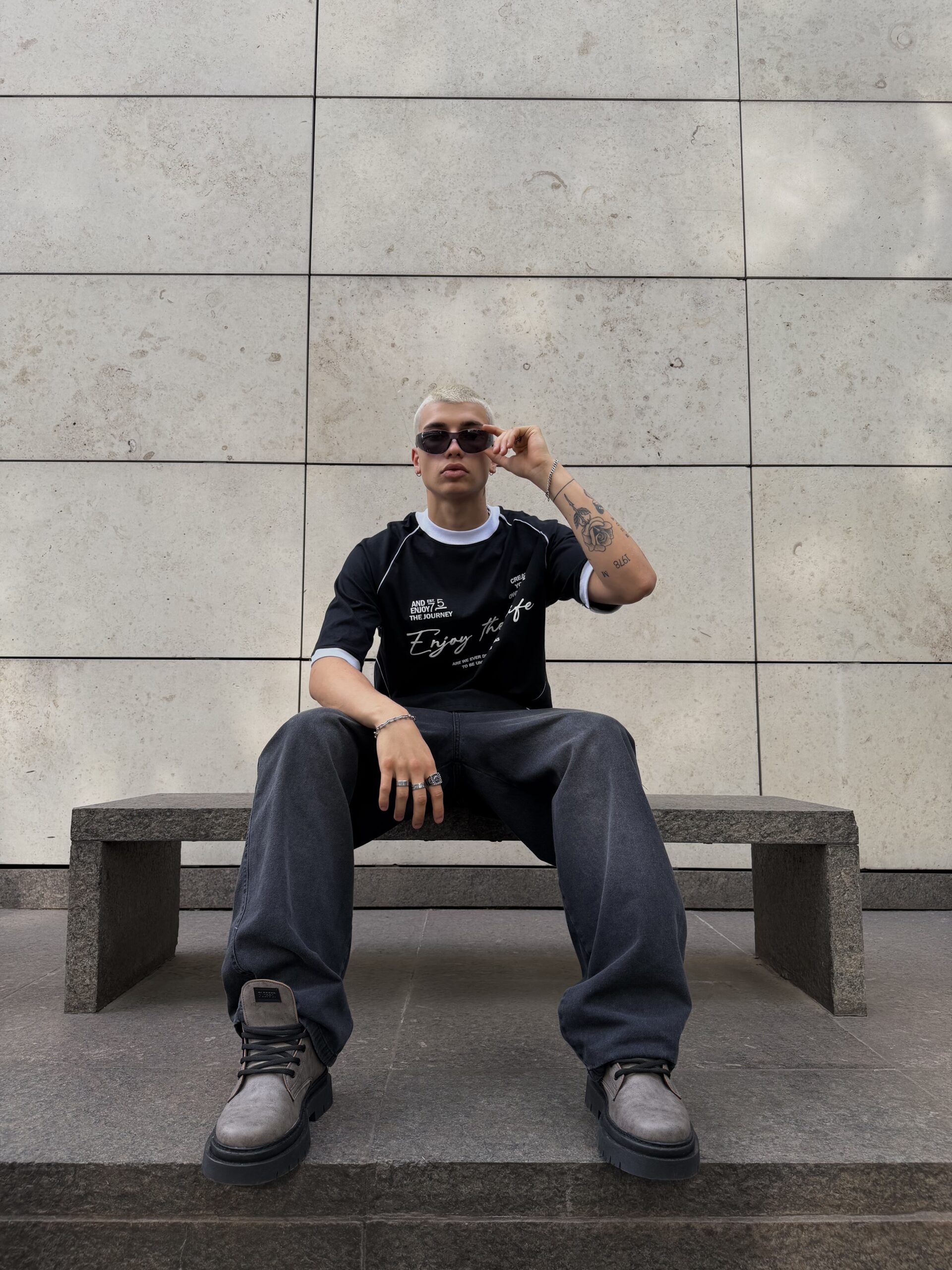 Discipline. Remera Boxy Vivo Enjoy the life - Imagen 2