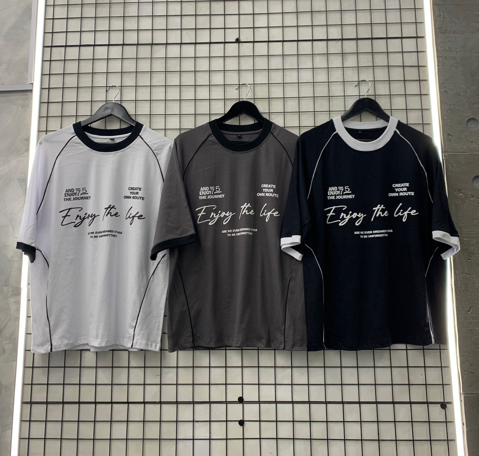 Discipline. Remera Boxy Vivo Enjoy the life - Imagen 5