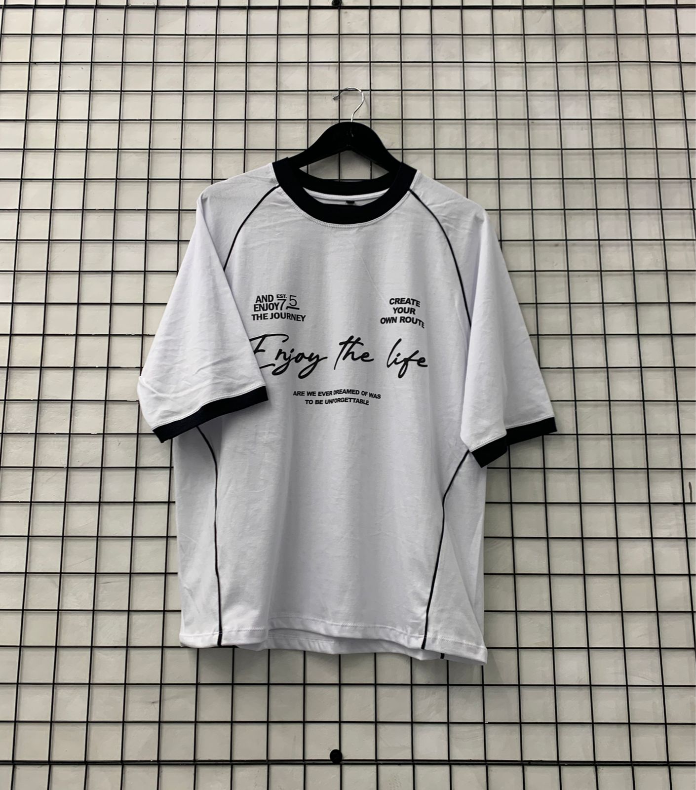 Discipline. Remera Boxy Vivo Enjoy the life - Imagen 6