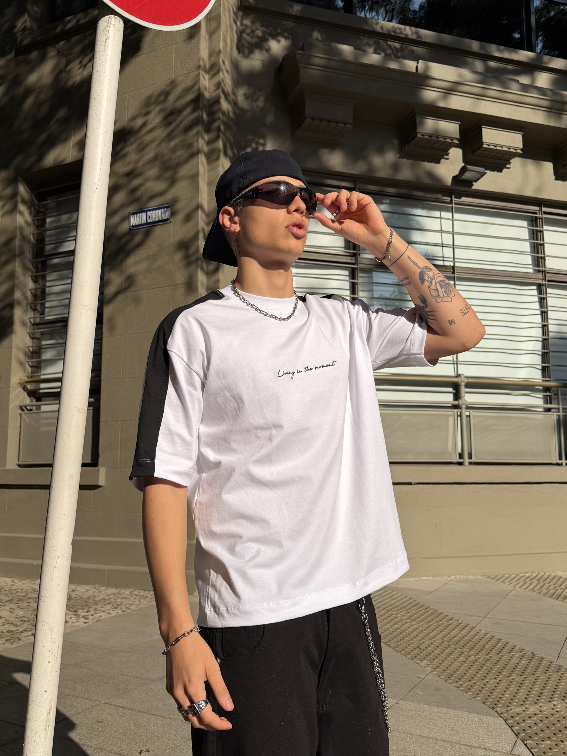 Discipline. Remera Boxy Vivo Living