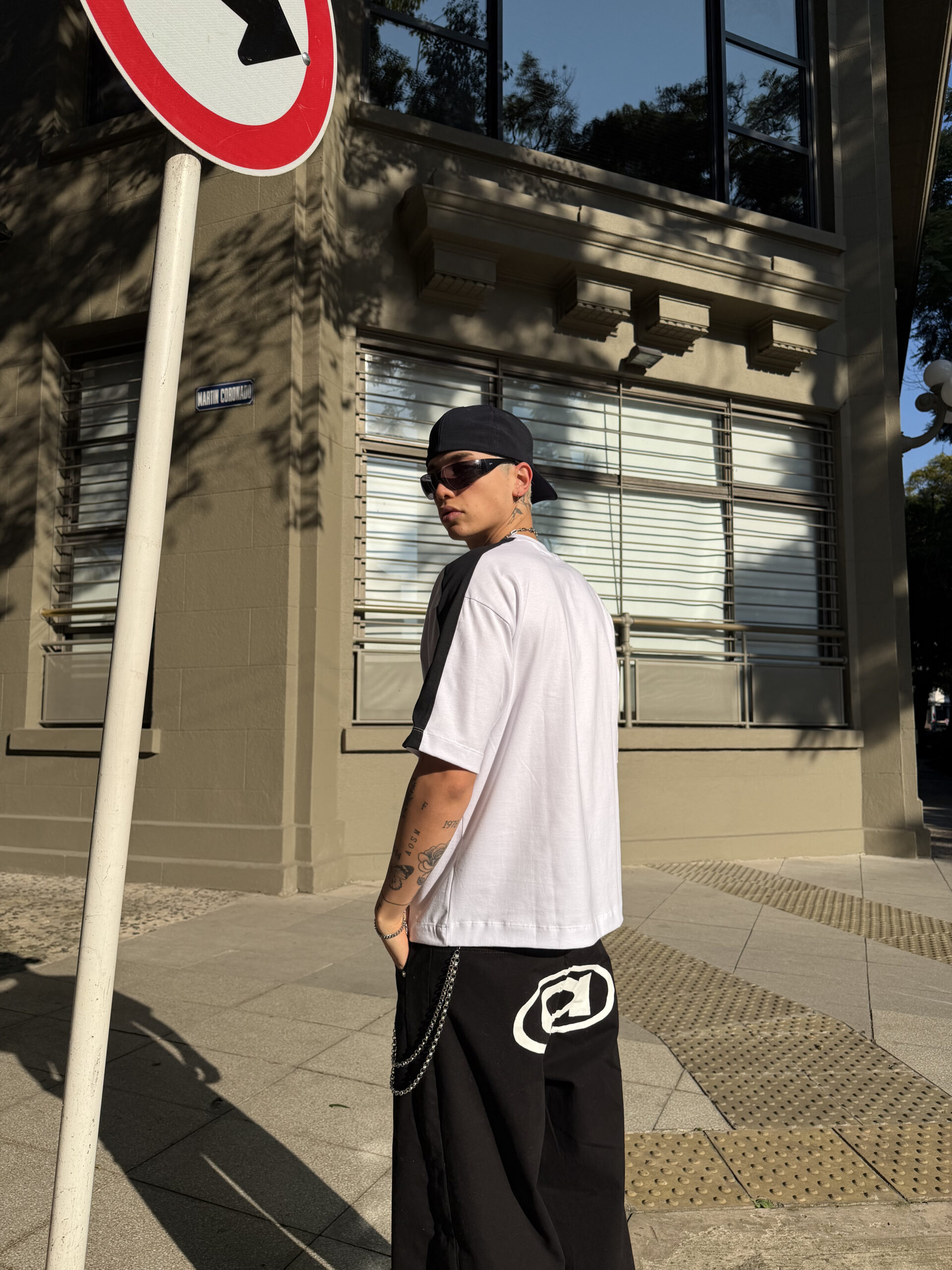Discipline. Remera Boxy Vivo Living - Imagen 2