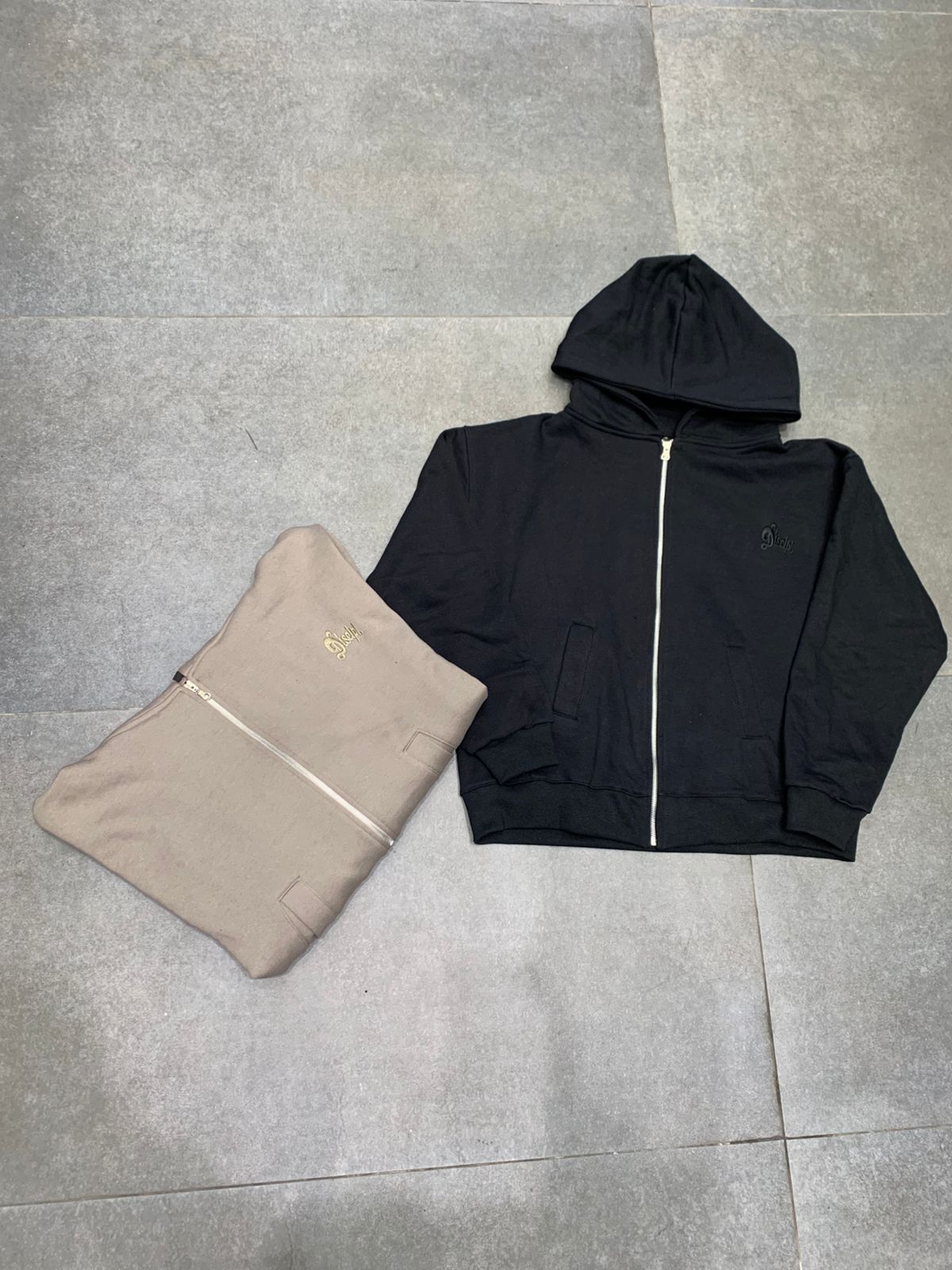 Discipline. Campera Frisada Boxyfit - Imagen 2